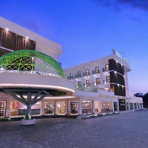 D'Max Hotel & Convention Lombok